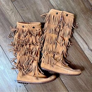 Tall Fringe Moccasin Boot Minnetonka Moccasin Size 7